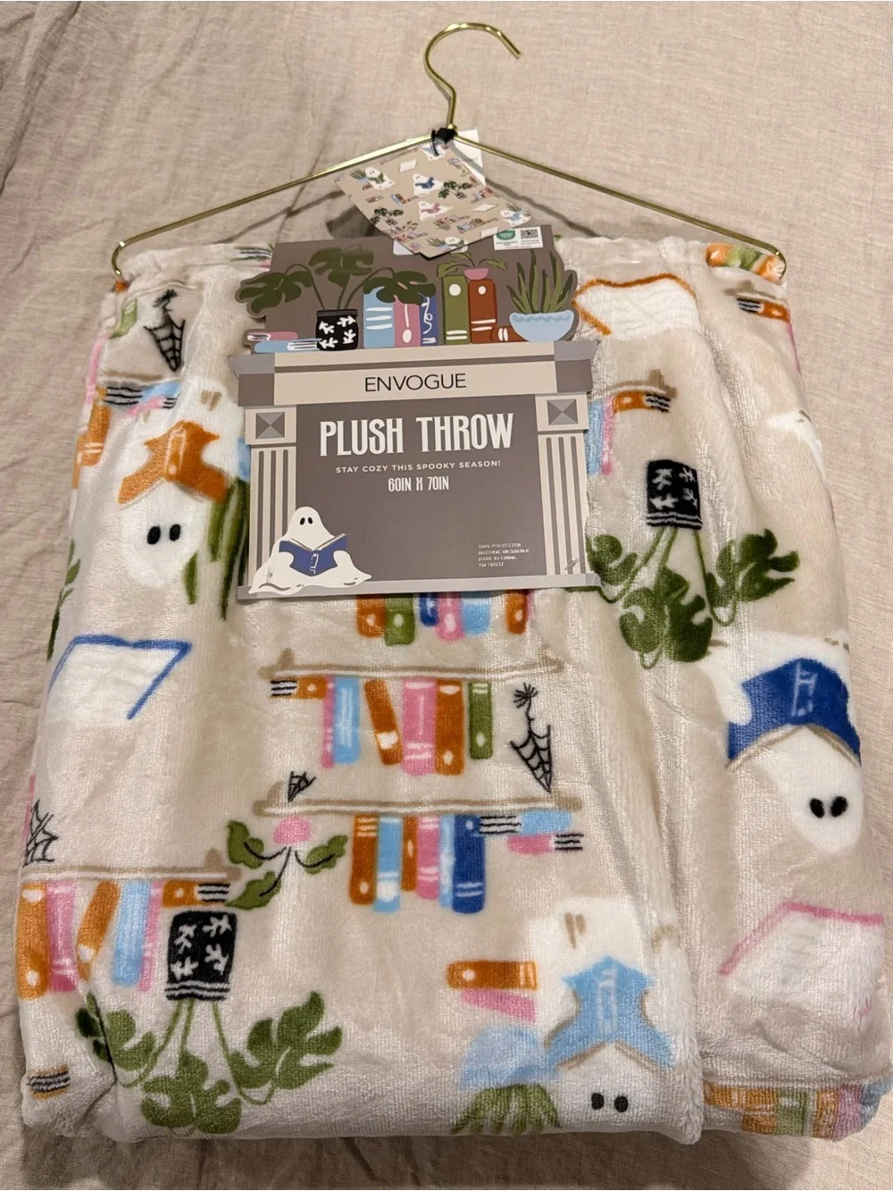 Envogue playful blanket featuring